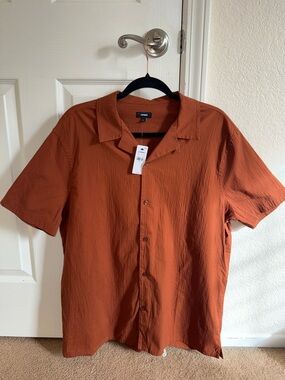 Express NWT Men’s Casual Short-Sleeve Button-Up Shirt - Rust Orange